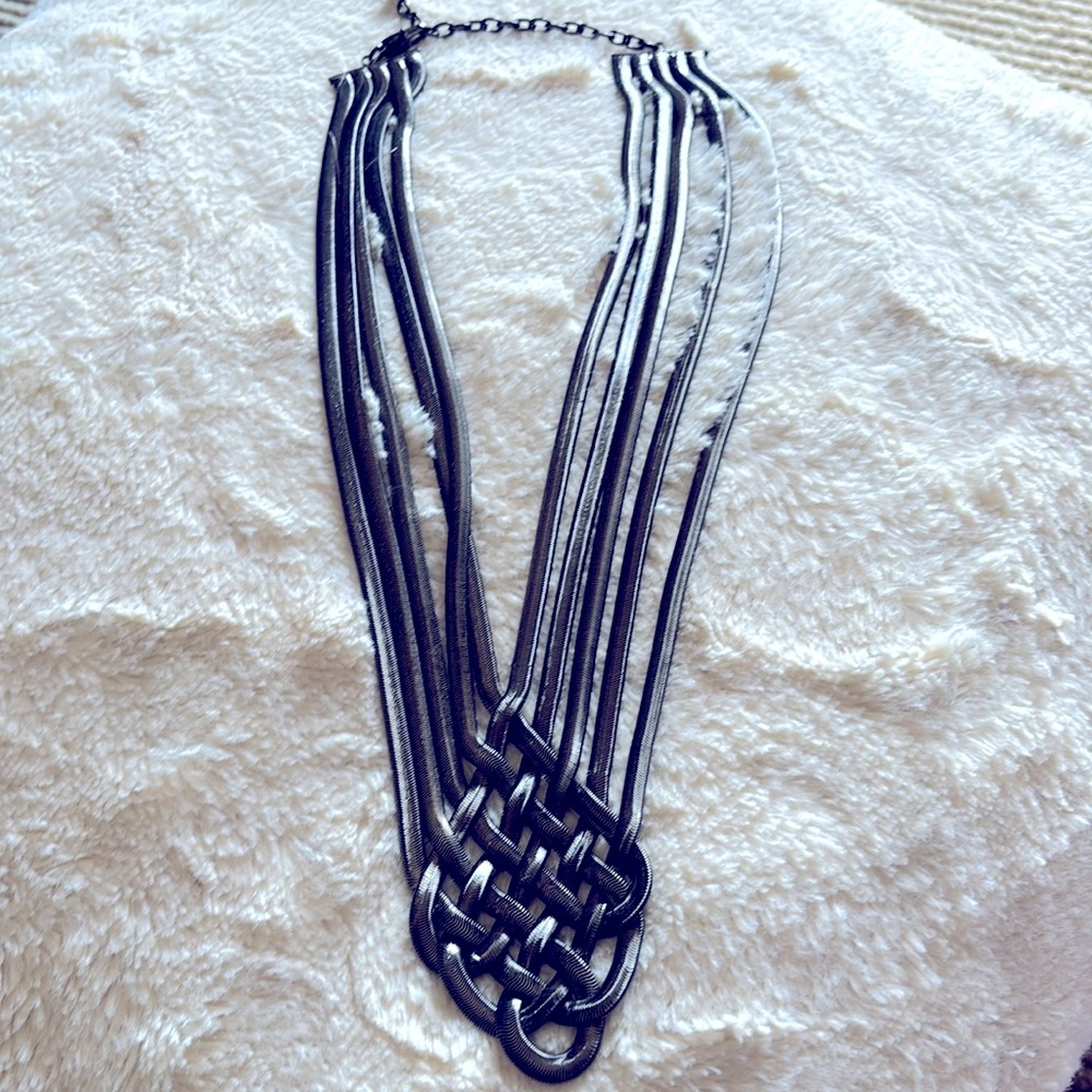 Statement necklace. Brand new. Black / silver color.